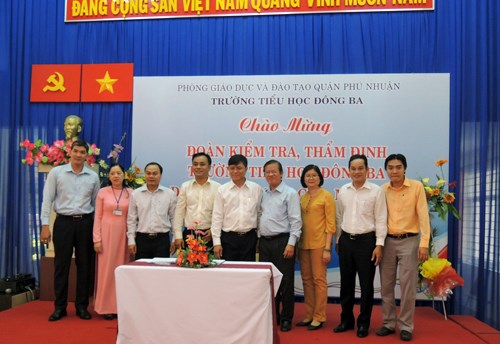 Trường tiểu học đông ba đón đoàn thẩm định, đánh giá trường đạt chuẩn quốc gia - mức độ 1